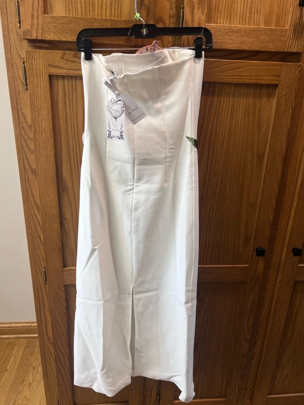 Miss Rosier Automne White Floral Embroidered Maxi Dress - Picture 5 of 7